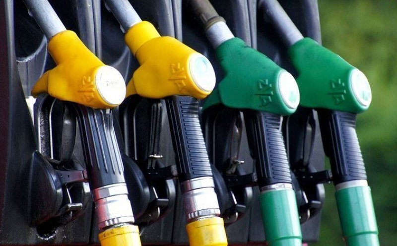 Бензиностанции у нас временно ще спрат работа в новогодишната нощ