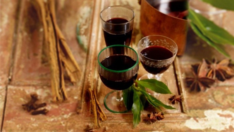 Проф. Кантарджиев за ползите от греяното вино срещу болестите