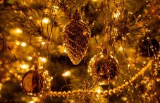 Поучителна коледна притча за елхата и лампичките