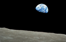 „Лунната Коледа“: мисията, която върна надеждата на Земята