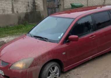 Кола пропадна на улица в Рогош