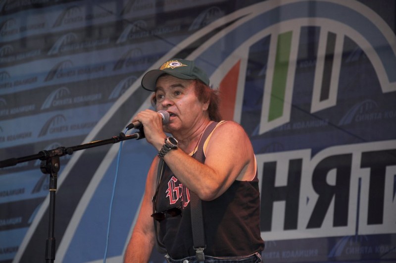 15 години без певеца Вили Кавалджиев - един от първите рокаджии у нас