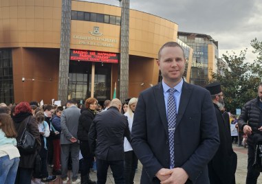 Георги Гатев: Ремонтът на бул. „Цар Симеон“ е приоритет, за обновяването на „Тракия“ са нужни 20 млн. лева