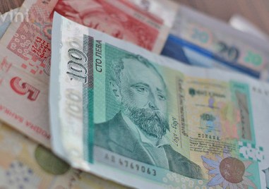 Левовете в обращение намаляха с една трета