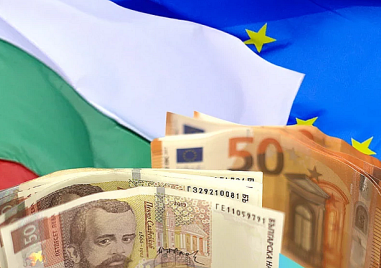 Еврото вече е официална валута у нас, левът ще е в обращение до края на месеца