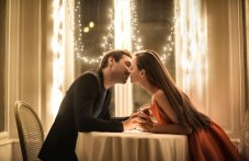 Какво се случва с тялото ни при романтична целувка