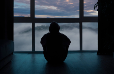 Младите хора са по-самотни от всякога