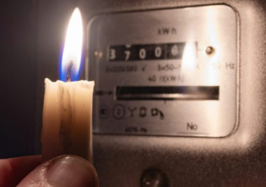 Жители на Куртово Конаре посрещнаха Новата година без ток