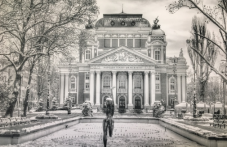 На този ден: Откриват сградата на Народния театър в София