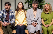 Спектакълът “Оставам за малко“ идва в Пловдив