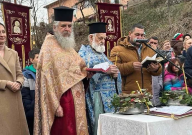 Литийно шествие и спасяване на кръста утре в Куклен