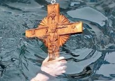 Спасяват кръста в Съединение, има организиран транспорт