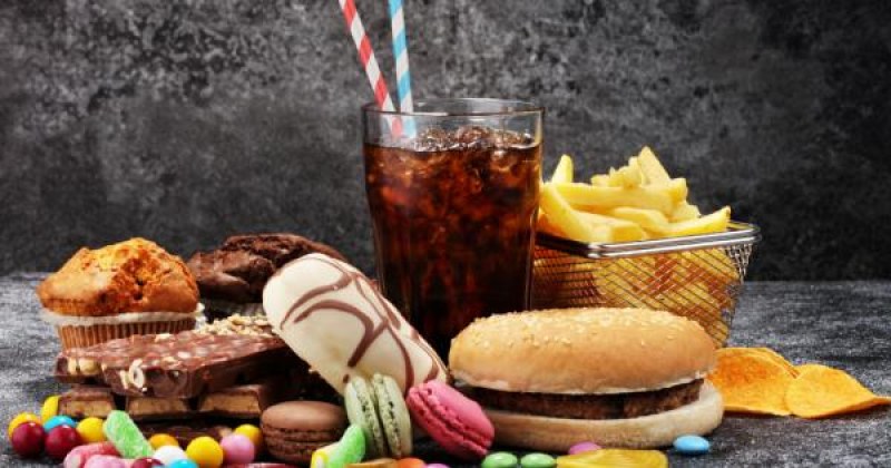 Колко минути живот ни струват любимите храни и напитки