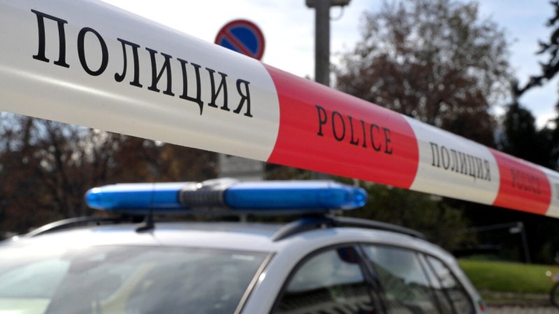 Мъж се простреля край Съединение