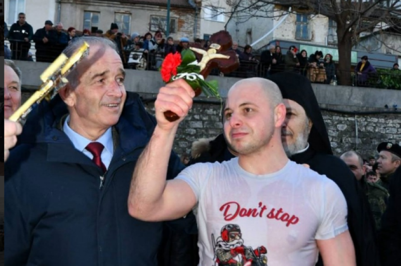 25-годишният Божидар е спасителят на кръста в Асеновград