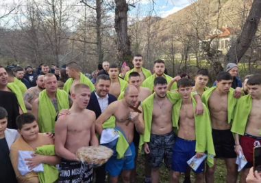 Близо 200 смелчаци се бориха за кръста на Йордановден  в община „Родопи“