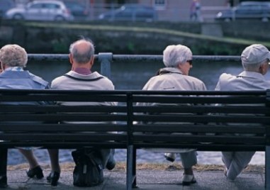 Изплащат първите пенсии в евро от утре