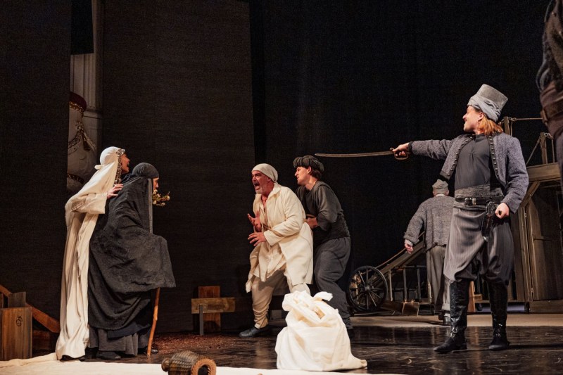 Епичният спектакъл „Време разделно“ гостува за първи път в Пловдив