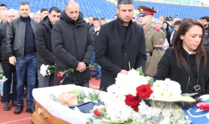 Погребаха Димитър Пенев в родното му село Мировяне