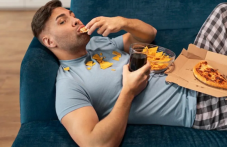 До какво води преяждането - краткосрочни и дългосрочни поражения