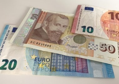 Не се планира удължаване на периода на обращение на левове и евро