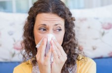 Домашни методи за справяне със запушения нос