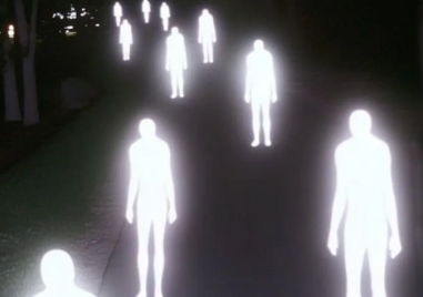 Учени: Хората наистина светят, но светлината изчезва след смъртта