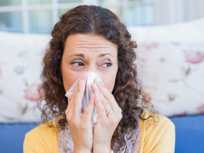 Домашни методи за справяне със запушения нос