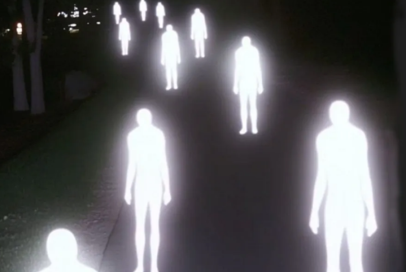 Учени: Хората наистина светят, но светлината изчезва след смъртта