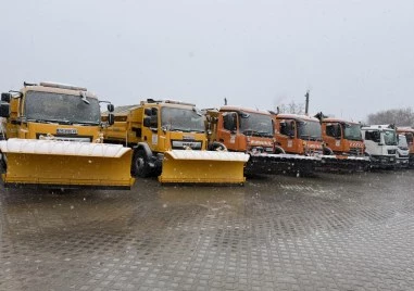 Техника и екипи на „Чистота“ са в готовност да обработват улиците на Пловдив