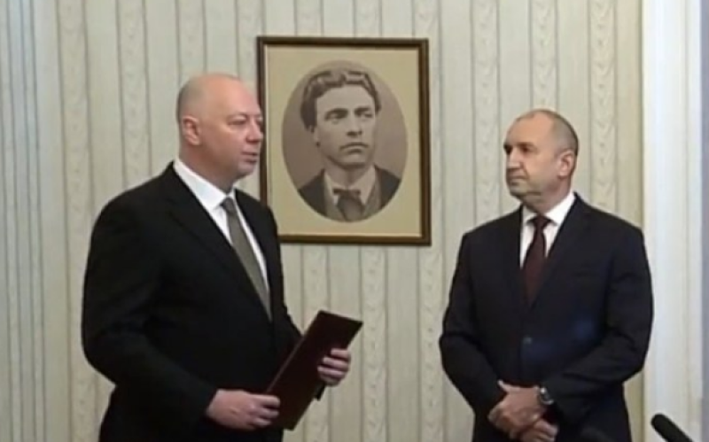 ГЕРБ получи мандата от президента и веднага го върна