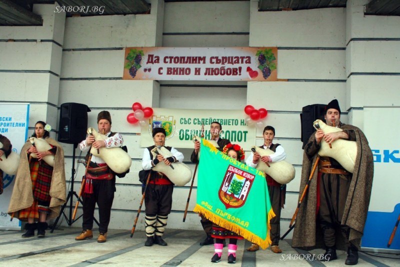Старопланинският събор в Сопот - с конкурси за вино, ракия, творби, любов и “Вазов мустак“