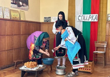 Канят дамите в Брезово, станали баби през 2025, да празнуват заедно Бабинден