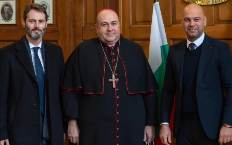 Кметът посрещна новия католически епископ на Софийско-Пловдивската епархия