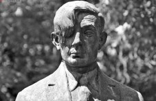 131 години от рождението на Гео Милев - поет и публицист, брутално убит