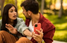 Милениалите изневеряват по-малко, но каква е причината