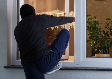 Крадици задигнаха телевизор от къща в Брезовско