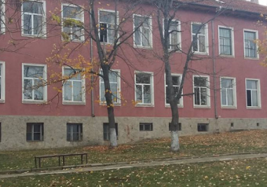 Учител от Хуманитарната гимназия става директор на друго училище