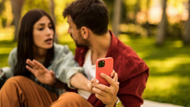 Милениалите изневеряват по-малко, но каква е причината