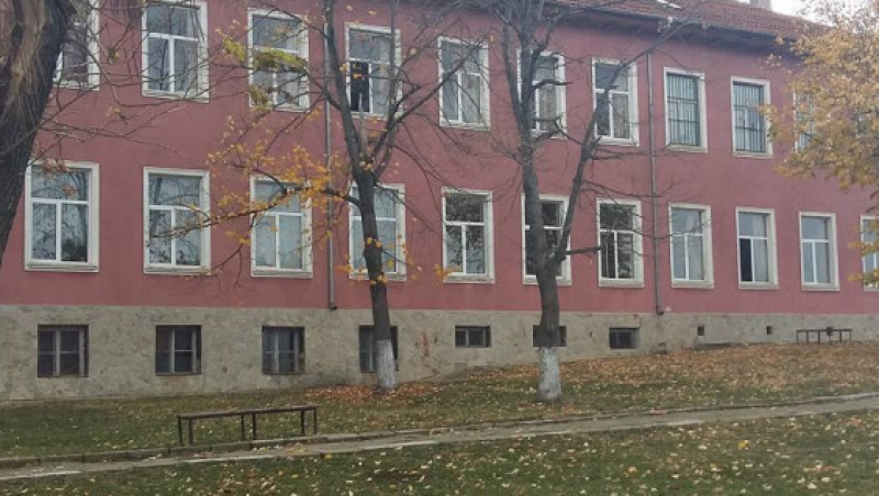 Учител от Хуманитарната гимназия става директор на друго училище