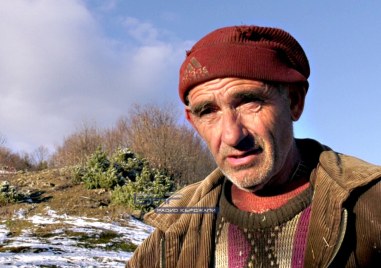Самотата на един мъж в изчезващо село в Родопите