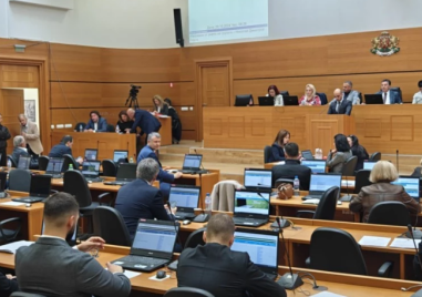 Свалят цената на билета в автобусите в Пловдив, чакат и продажба на 190 общински апартамента