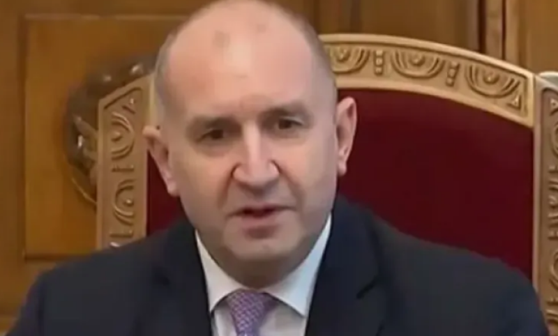 Президентът обяви на кого връчва третия проучвателен мандат