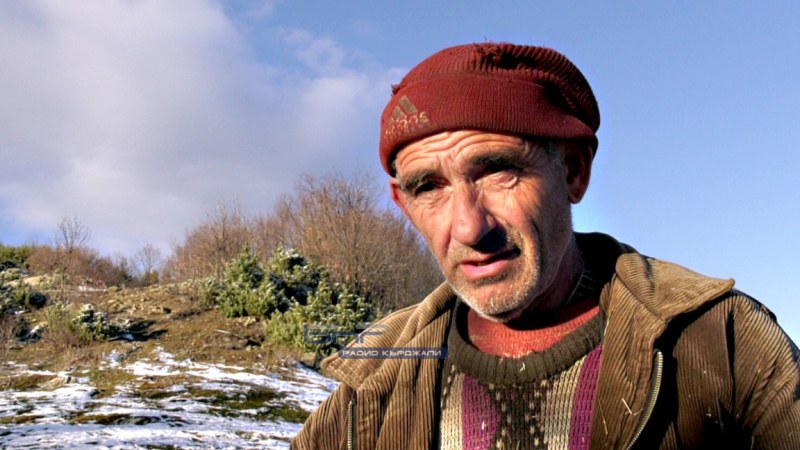 Самотата на един мъж в изчезващо село в Родопите