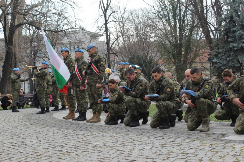 С военни почести и слово Пловдив почете Освобождението си