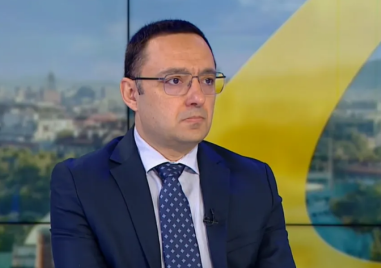 Комисар Джартов: При пожар в жилищни сгради по-безопасно е хората да останат у дома