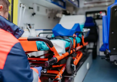 Мъж е в пловдивска болница след побой от приятели по чашка