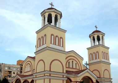 Млад мъж опита да обере църква в Тракия