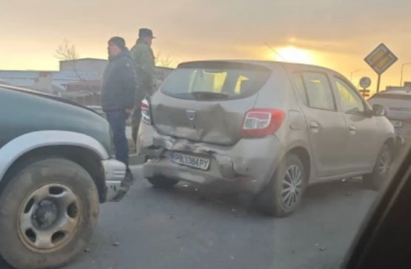 Две верижни катастрофи станаха на пътя Пловдив - Асеновград