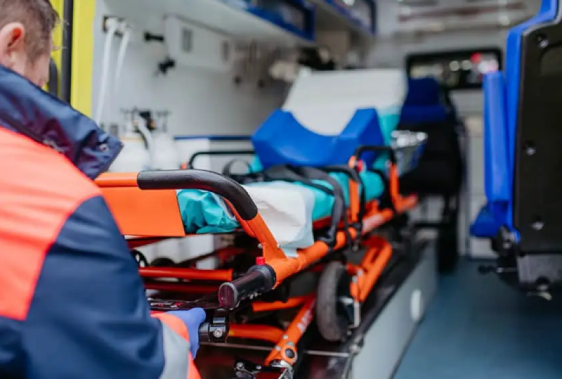 Мъж е в пловдивска болница след побой от приятели по чашка